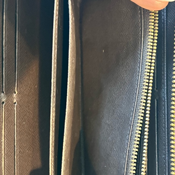 Louis Vuitton Damier Ebene Zippy Wallet - Picture 6 of 11